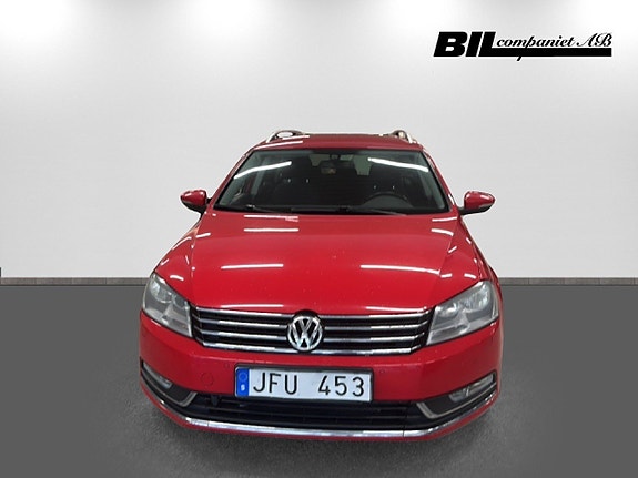 Volkswagen Passat 2 of 5