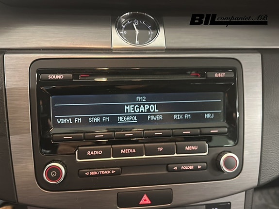 Volkswagen Passat 11 of 15