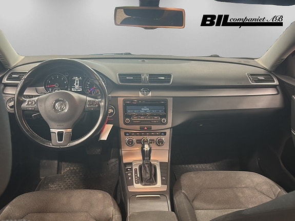 Volkswagen Passat 7 of 15