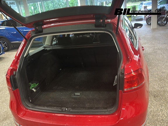 Volkswagen Passat 14 of 15