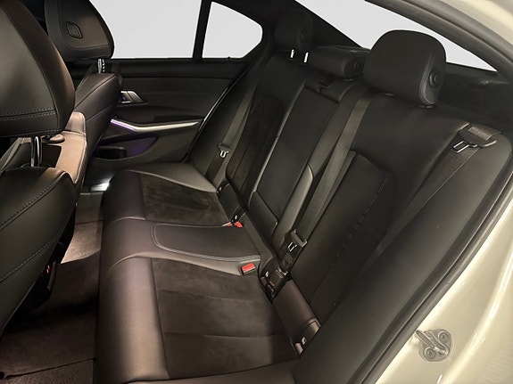 BMW 330e 14 of 19