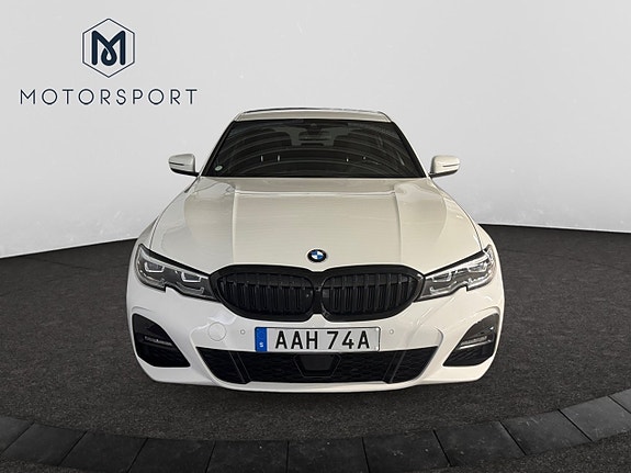 BMW 330e 9 of 19