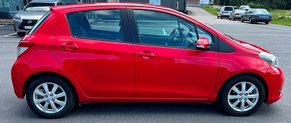 Toyota Yaris 5 of 5