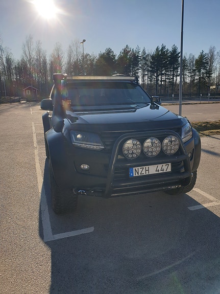 Volkswagen Amarok 2 of 5