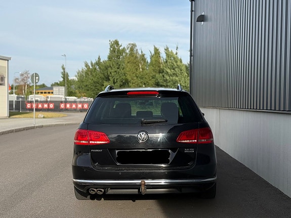 Volkswagen Passat 9 of 14