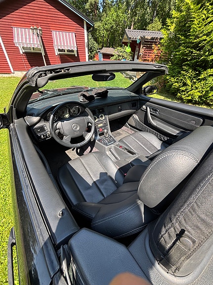 Mercedes-Benz SLK230 3 of 4