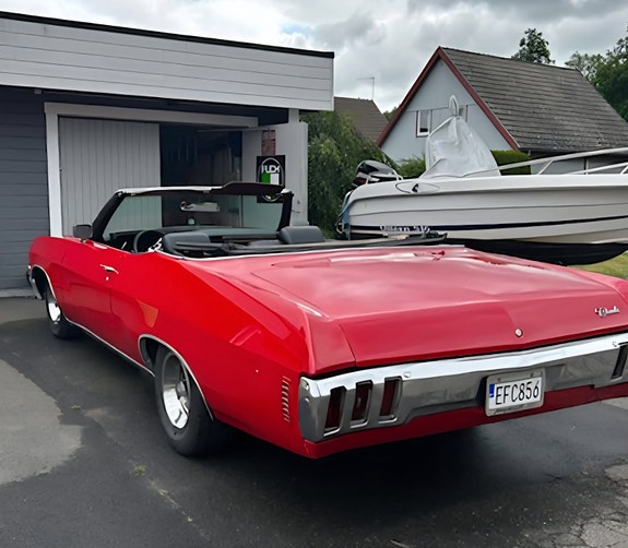 Chevrolet Impala 2 of 5
