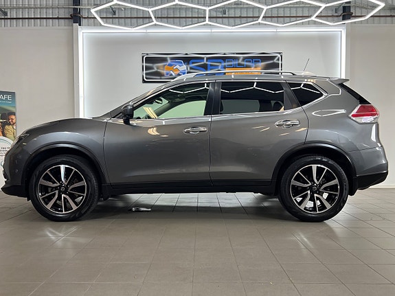Nissan X-Trail 2 of 5