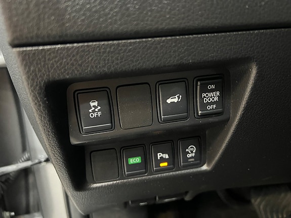 Nissan X-Trail 24 of 30