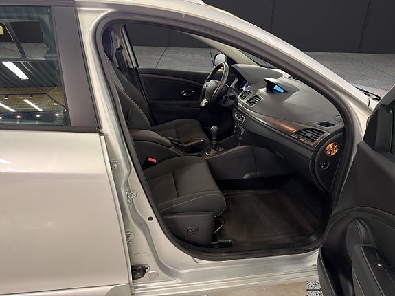 Renault Megane 21 of 30
