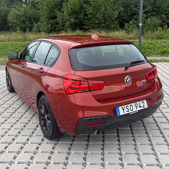 BMW 118i 3 of 14