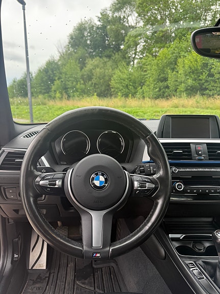 BMW 118i 9 of 14
