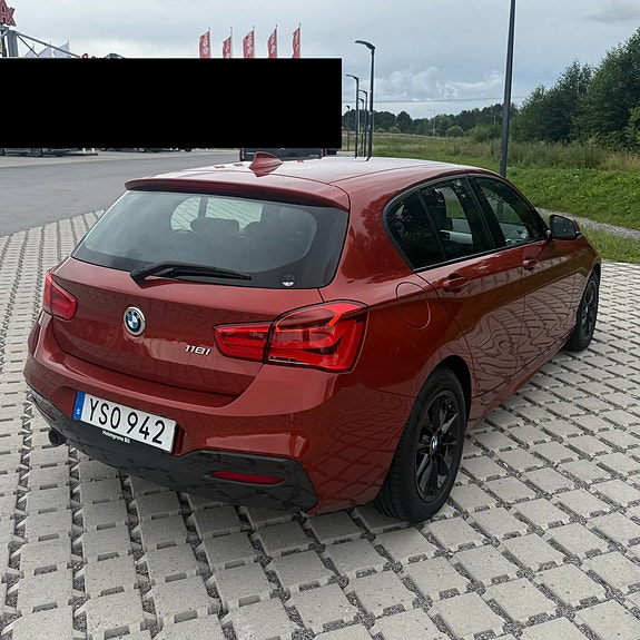 BMW 118i 5 of 14