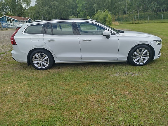 Volvo V60 4 of 5