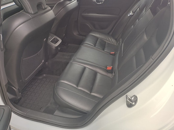 Volvo V60 14 of 14