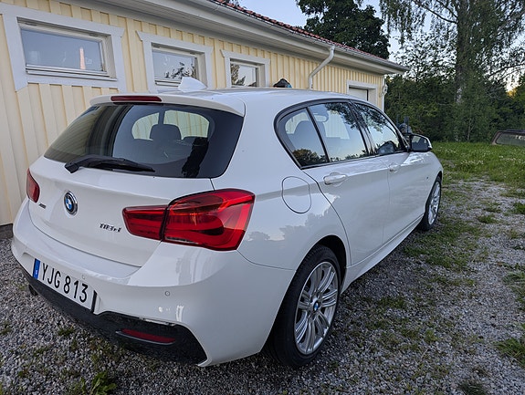 BMW 118d 2 of 4