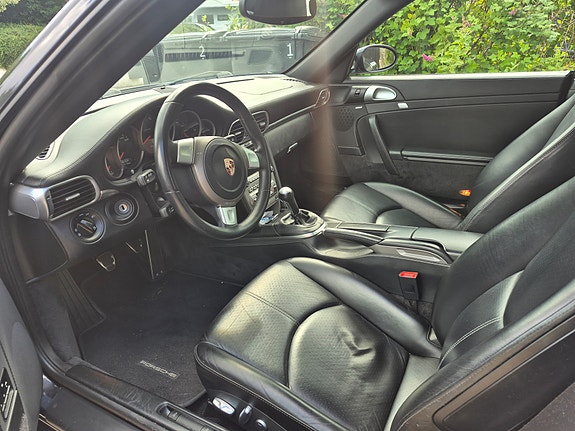 Porsche 911 Carrera 4S 6 of 6