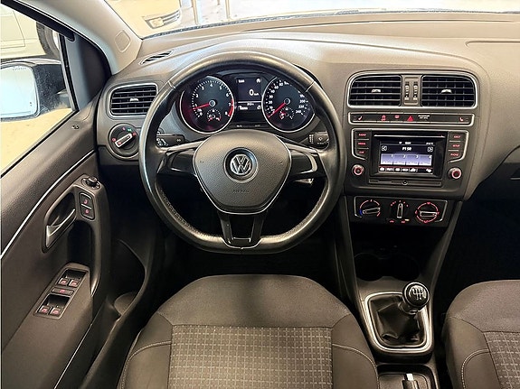 Volkswagen Polo 14 of 16