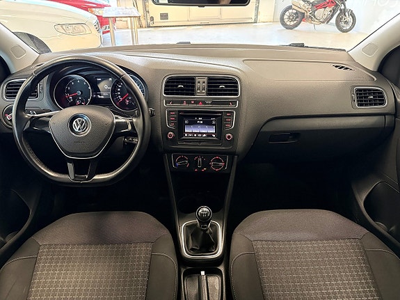 Volkswagen Polo 13 of 16