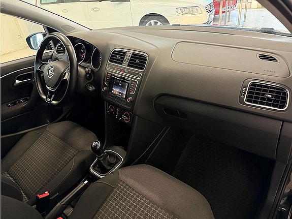 Volkswagen Polo 11 of 16