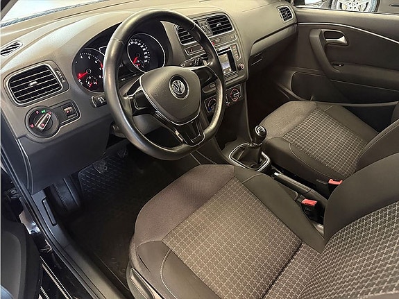 Volkswagen Polo 12 of 16