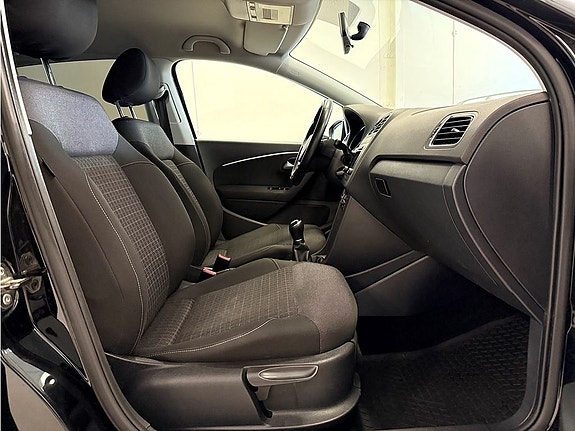 Volkswagen Polo 9 of 16