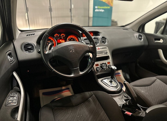 Peugeot 308 SW 15 of 20