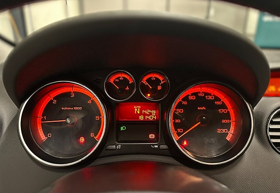 Peugeot 308 SW 17 of 20