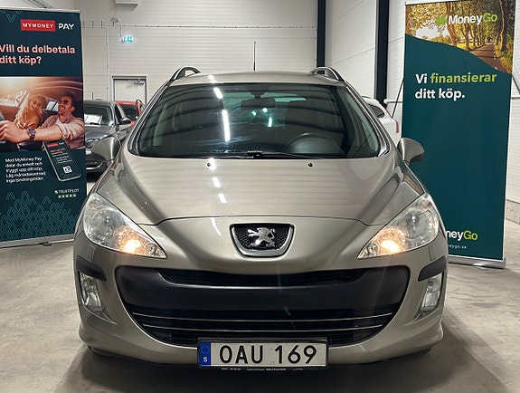 Peugeot 308 SW 2 of 5