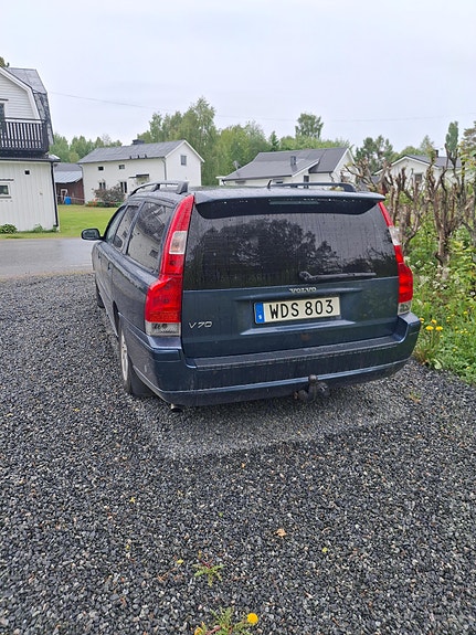 Volvo V70 4 of 12
