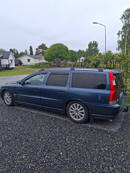 Volvo V70 3 of 12