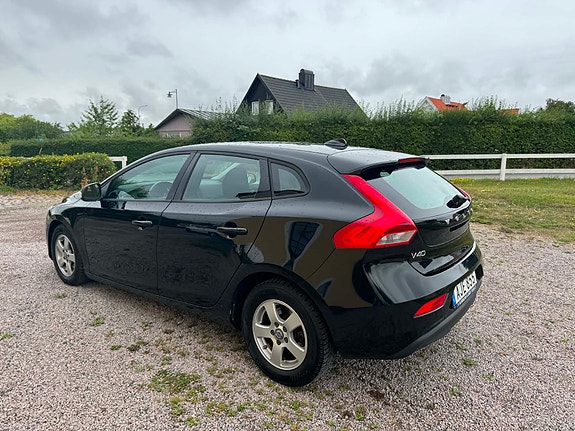 Volvo V40 4 of 6