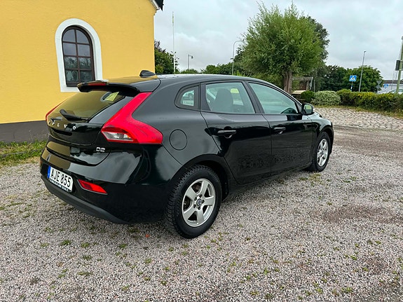 Volvo V40 3 of 6