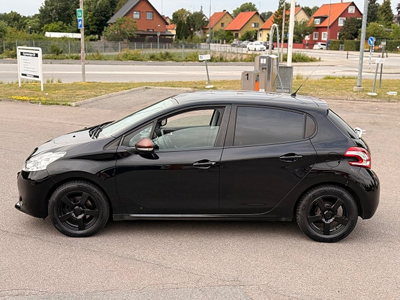 Peugeot 208 7 of 26