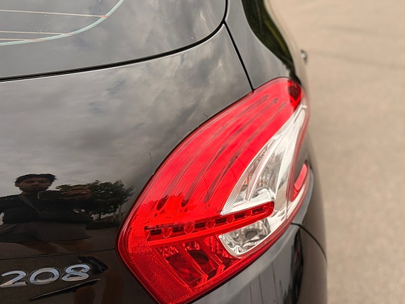 Peugeot 208 16 of 26