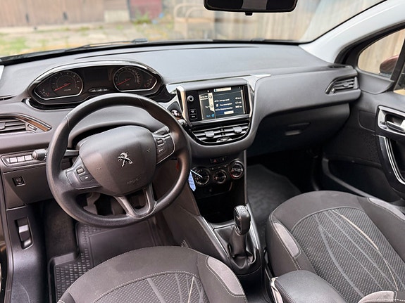 Peugeot 208 20 of 26