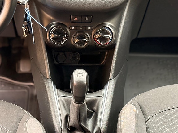 Peugeot 208 25 of 26