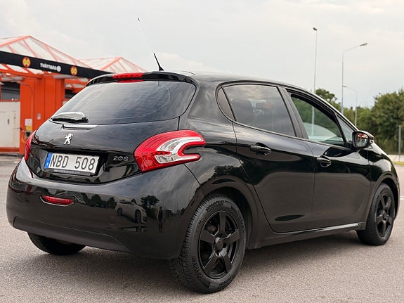 Peugeot 208 9 of 26