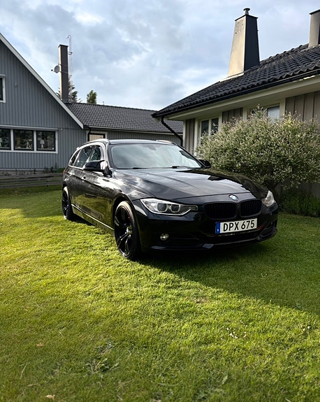 BMW 320d 2 of 8
