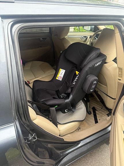 Volvo V70 7 of 9