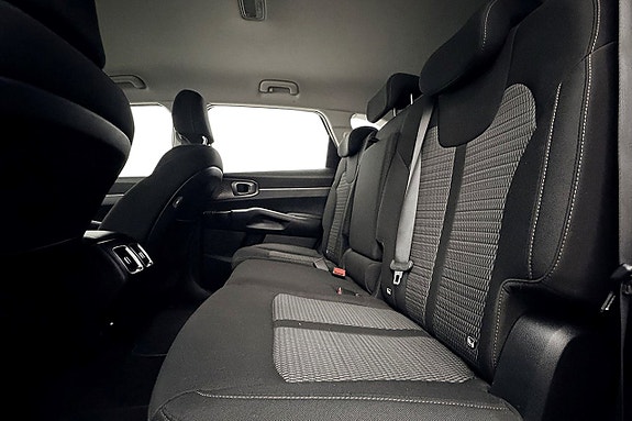 Kia Sorento 14 of 30