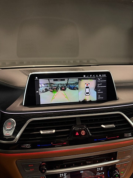 BMW 750i 19 of 22