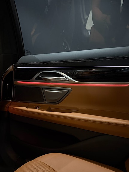 BMW 750i 13 of 22