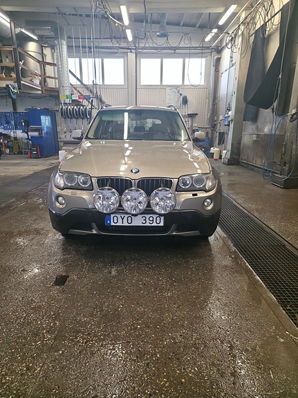 BMW X3 8 of 8