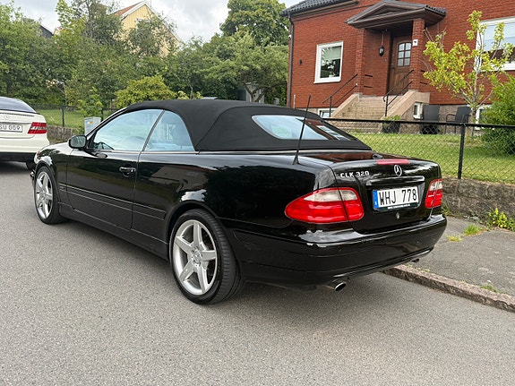 Mercedes-Benz CLK320 2 of 11