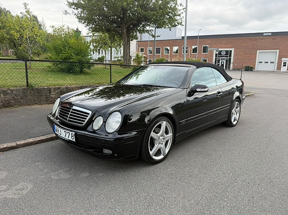 Mercedes-Benz CLK320 4 of 11