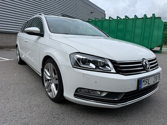 Volkswagen Passat 2 of 6