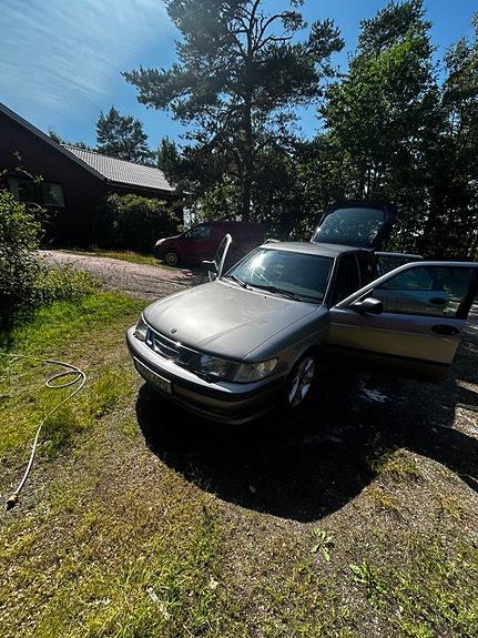 Saab 9-3 4 of 5