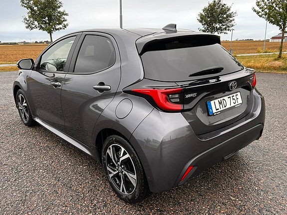 Toyota Yaris 11 of 14