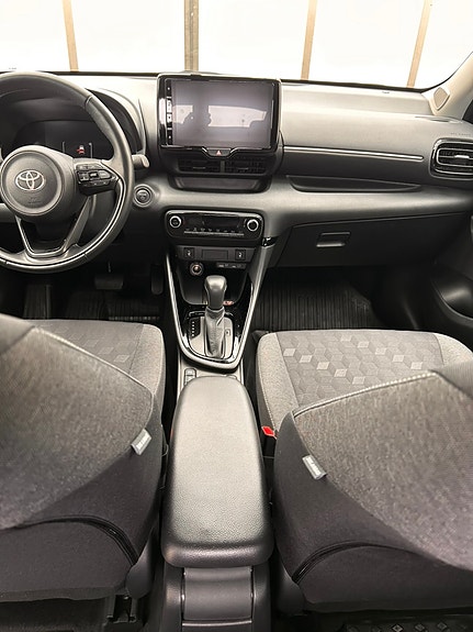 Toyota Yaris 5 of 14